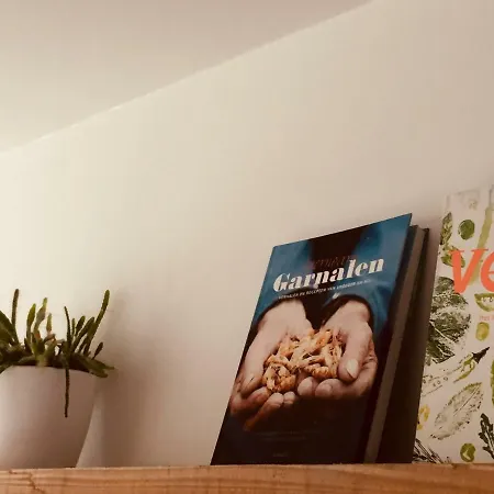 Holiday home De Veldmuis, Met Mooie Speelhoek En Speelhuis Koksijde
